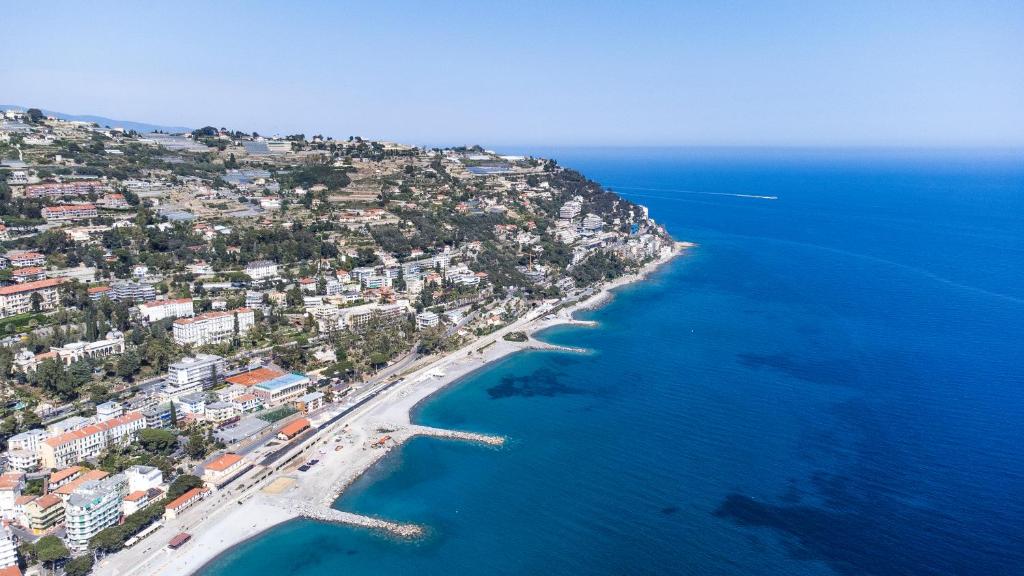 kurahomes-immobili-grande blu